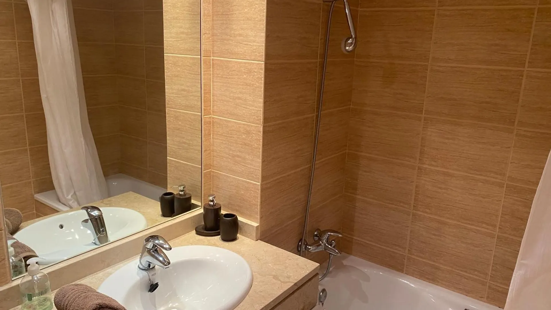 Dama Suite Marbella Rooms Homestay