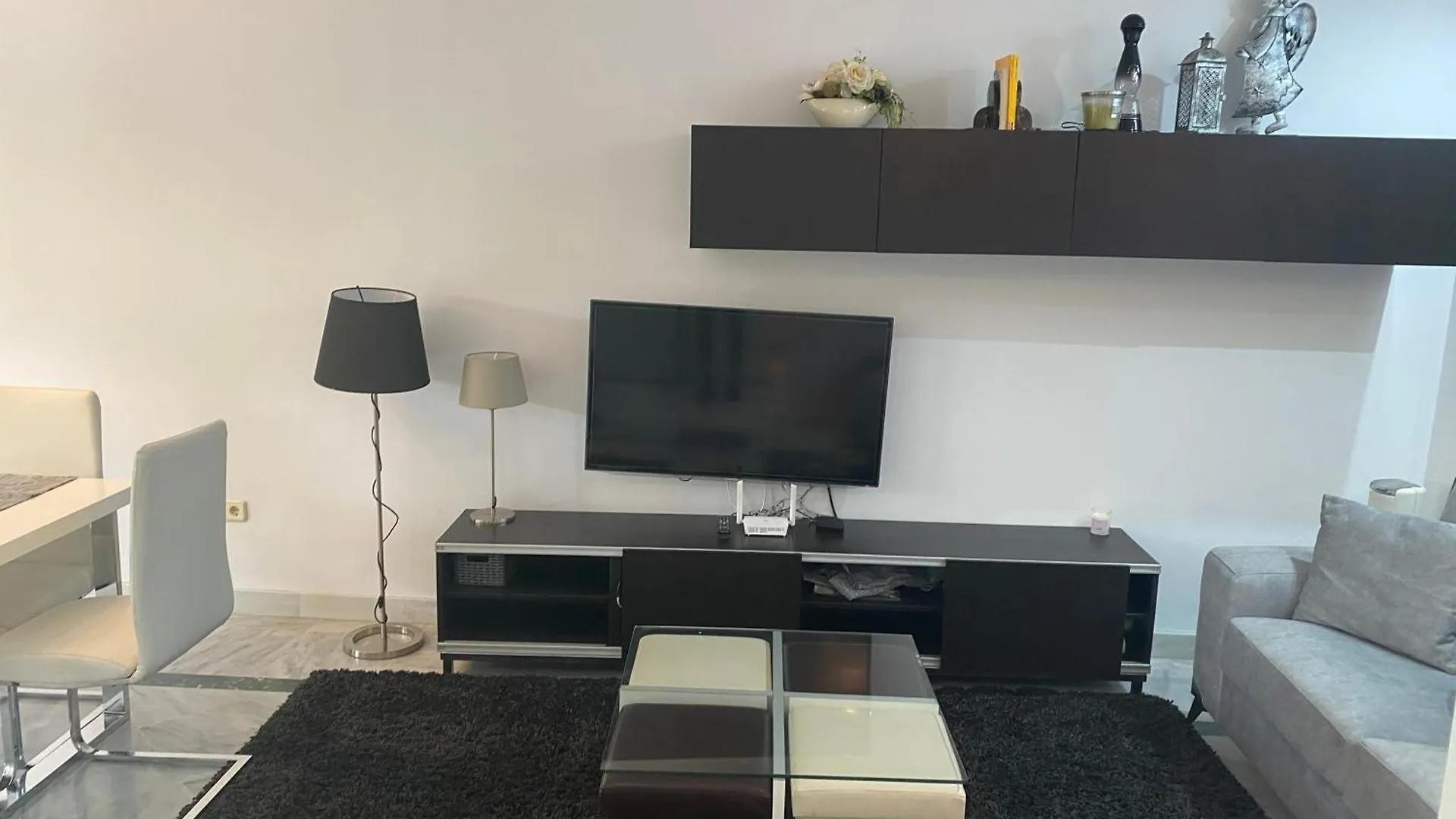 Homestay Dama Suite Marbella Rooms